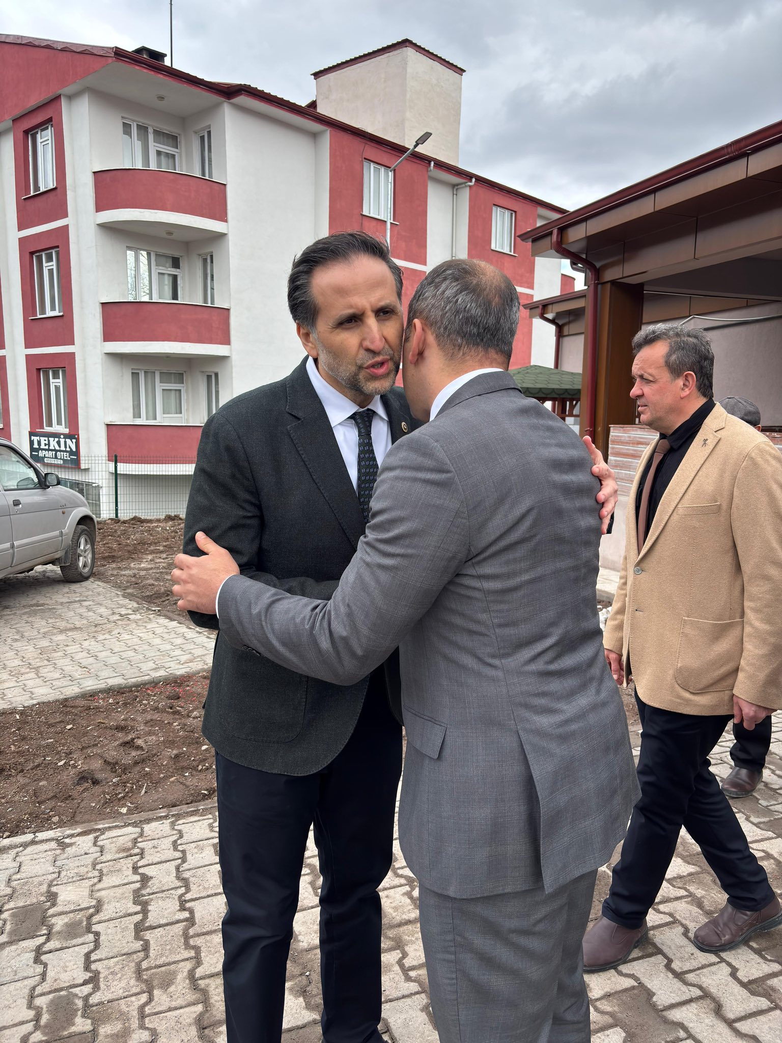 CHP Ardahan Milletvekili Özgür Erdem İncesu ve CHP Ardahan İl Başkanı Yunus Dündar, Posof’u ziyaret etti.