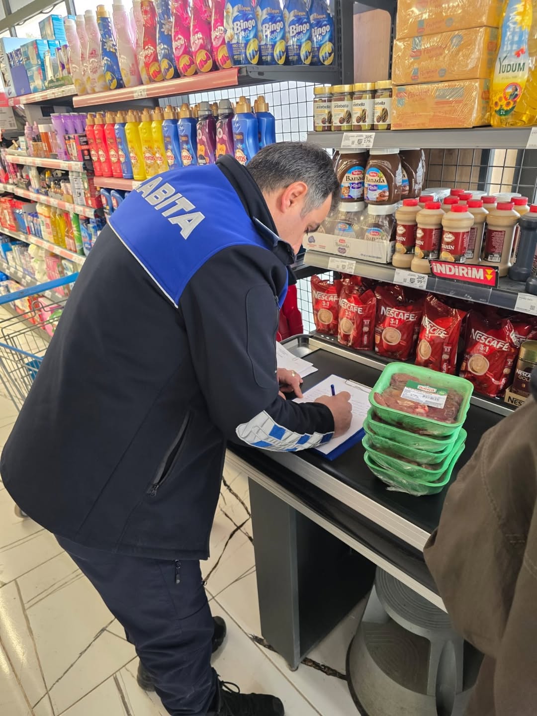 İlçe Genelinde Faaliyet Gösteren Market ve Fırınlara Yönelik Kapsamlı Denetim Gerçekleştirdi.